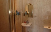 Number 15 Master En-Suite